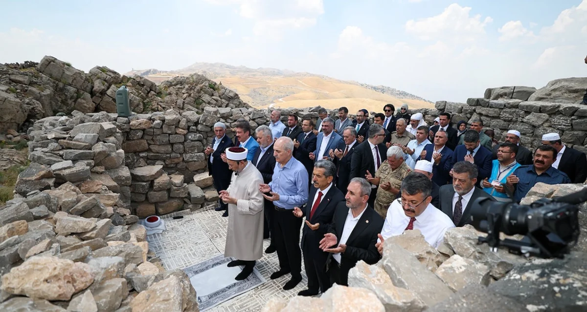 Cudi’de kahramanlar sayesinde namaz kılınıyor
