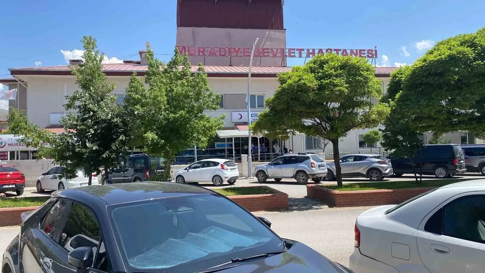 Van Muradiye'de silahlı aile kavgası: 15 yaralı