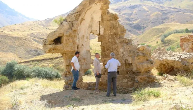 İpekyolu Belediyesi tahrip edilen tarihi kilise ve mezarlıklar için harekete geçti
