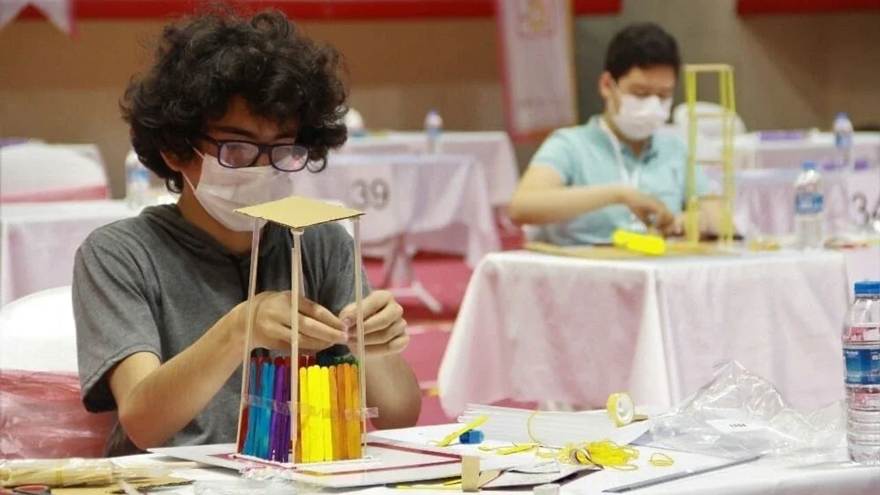 Van’da Deneyap sınavı için heyecanlı bekleyiş