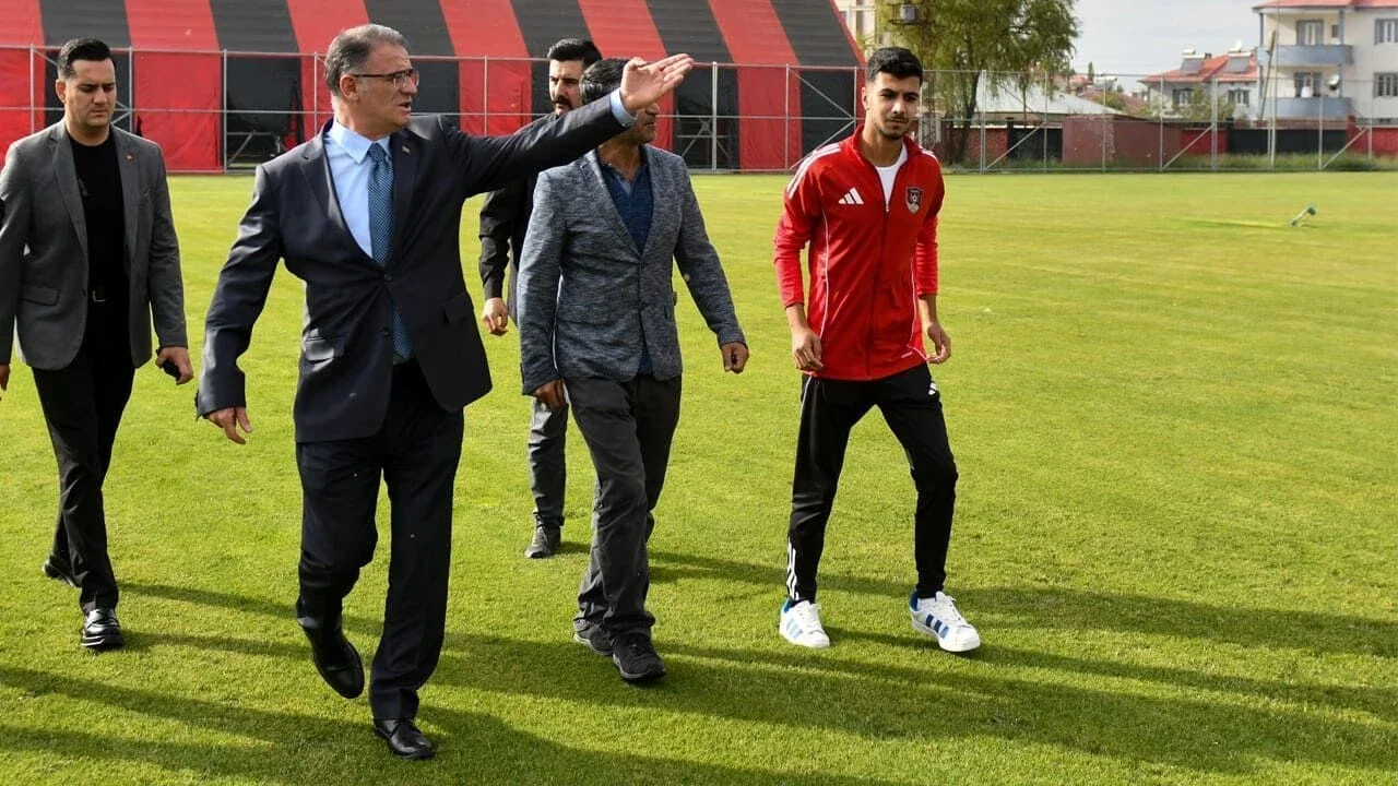 Vali Balcı, Vanspor’un yeni tesislerinde incelemelerde bulundu
