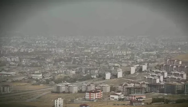 Van’da toz taşınımı: Gökyüzü pusla kaplandı