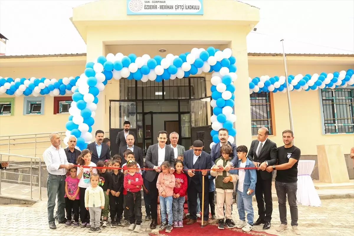 Van Gürpınar'da 2 Derslikli Okulun Açılışı Yapıldı