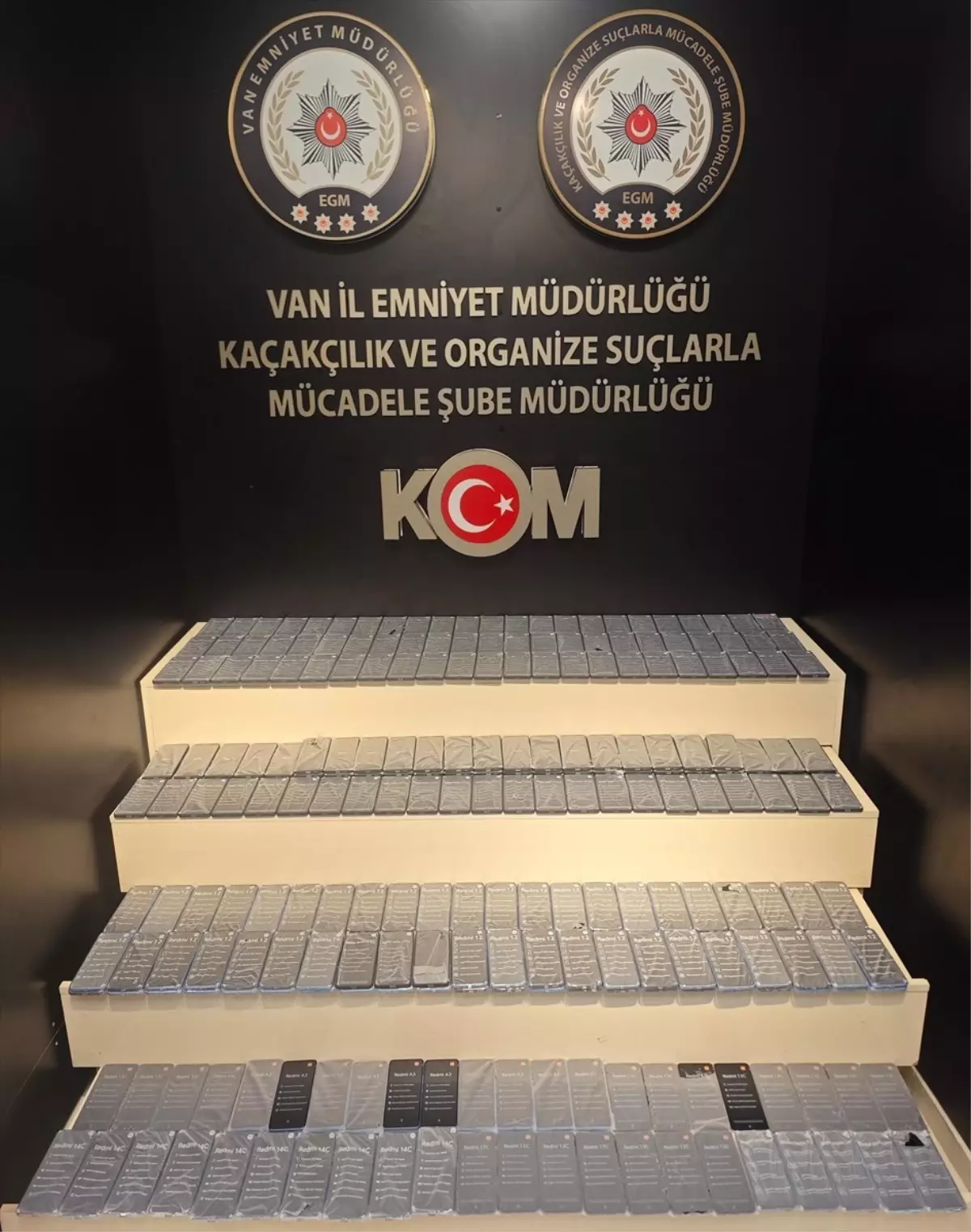 Van'da 5 Milyon TL Değerinde Kaçak Cep Telefonu Ele Geçirildi