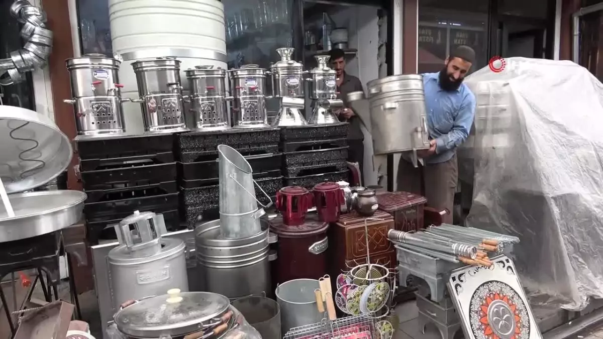 Van'da Asırlık Sobacılar Çarşısında Hareketlilik Başladı