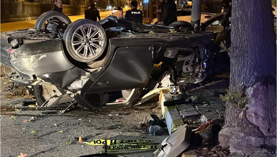 Van’da Feci Kaza: Hamile Kadın ve Eşi Hayatını Kaybetti