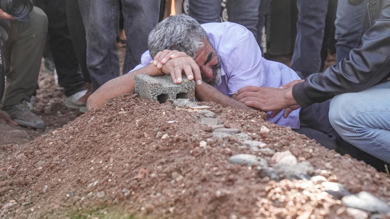 Rojin Kabaiş'in Cenazesi Gözyaşları Arasında Toprağa Verildi