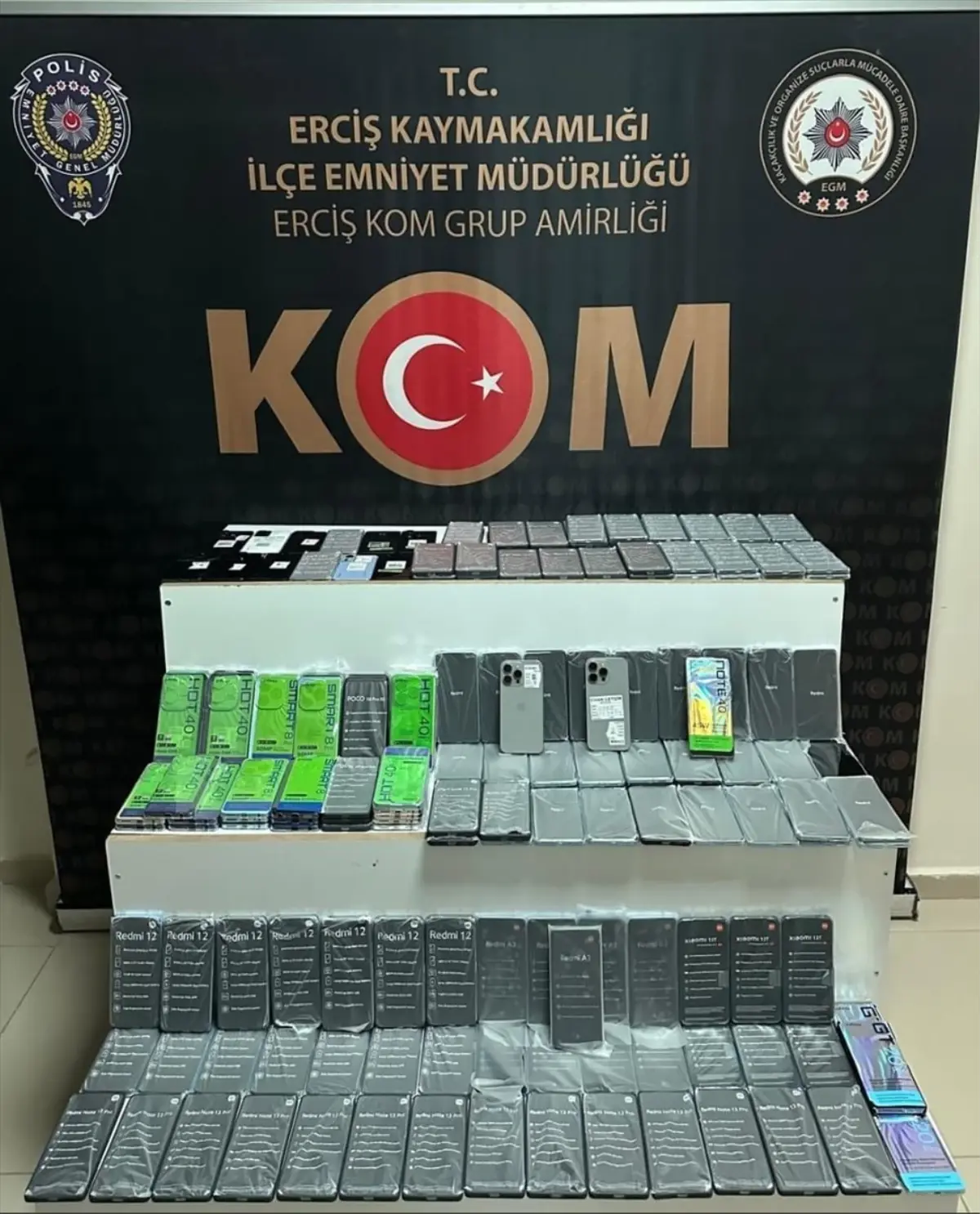Erciş’te Kaçak Cep Telefonu Operasyonu