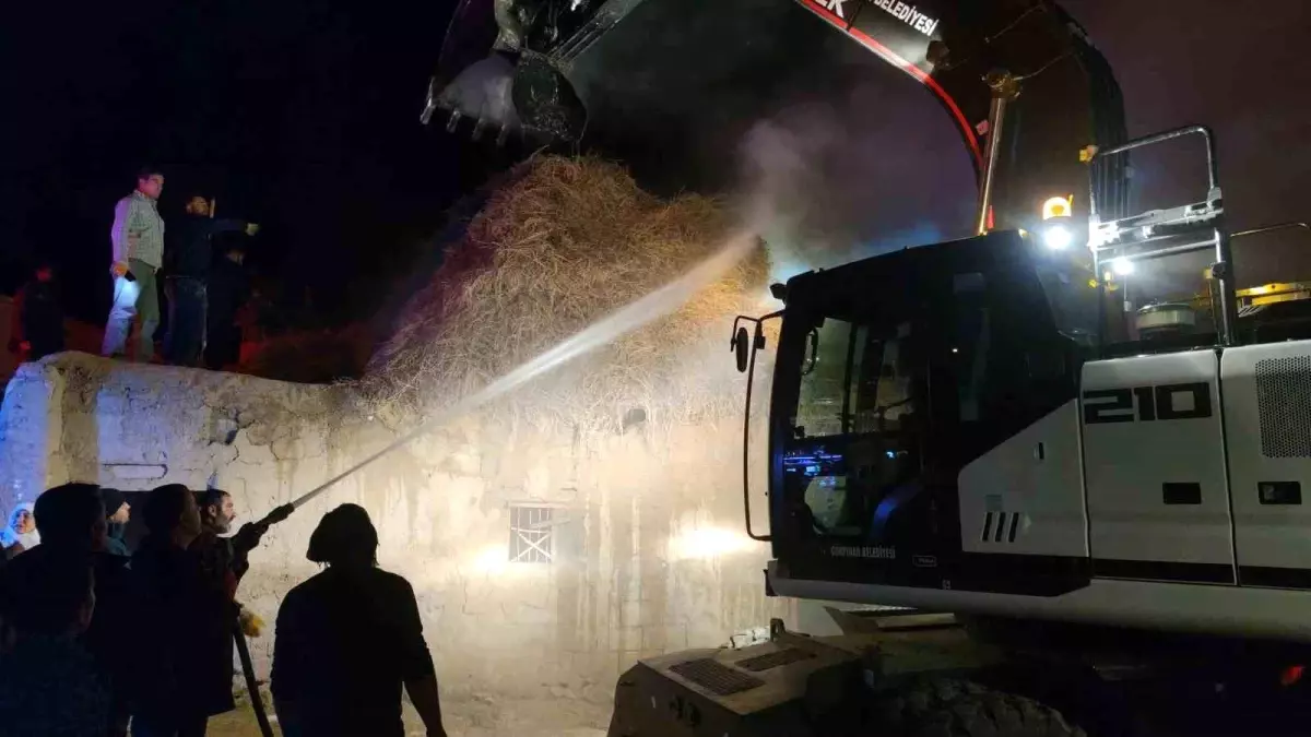 Van'da Ot Yığını Yangını Korkuttu