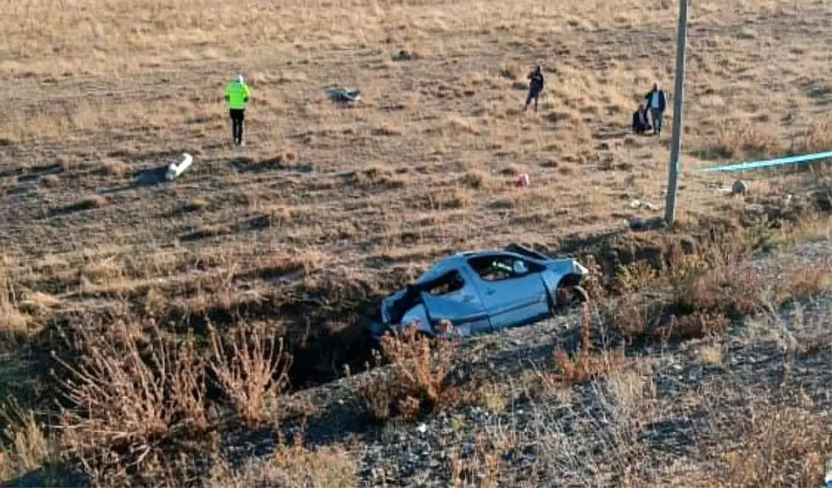 Van'da Kamyonet Şarampole Yuvarlandı: 2 Ölü, 2 Yaralı