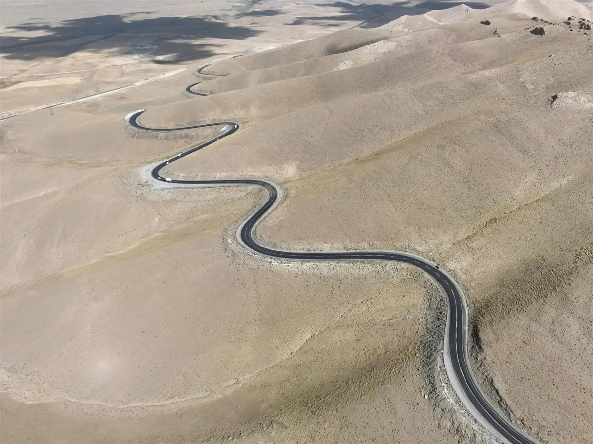 Güzeldere Tüneli'nin Van-Hakkari Yönündeki Tüpü Hizmete Açılıyor
