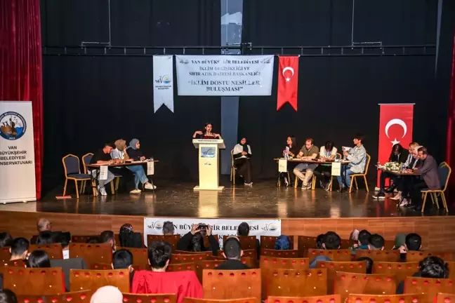Van’da Lise Öğrencileri İklim Değişikliğini Münazara ile Tartıştı