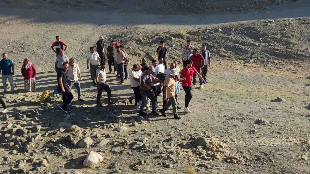 Van’da traktör kazası: 8 yaralı