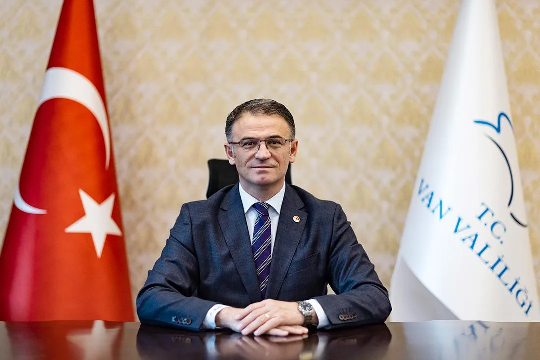 Resmi Gazete’de Yayımlandı: Van Valisi Görevde Kaldı