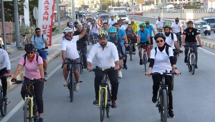 Van’da ‘Sağlığını Erteleme Harekete Geç’ Bisiklet Turu