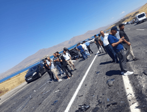 Erciş Yolunda Korkunç Kaza: İki Kişi Hayatını Kaybetti