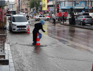 Van Valiliği’nden Yağış ve Fırtına Uyarısı