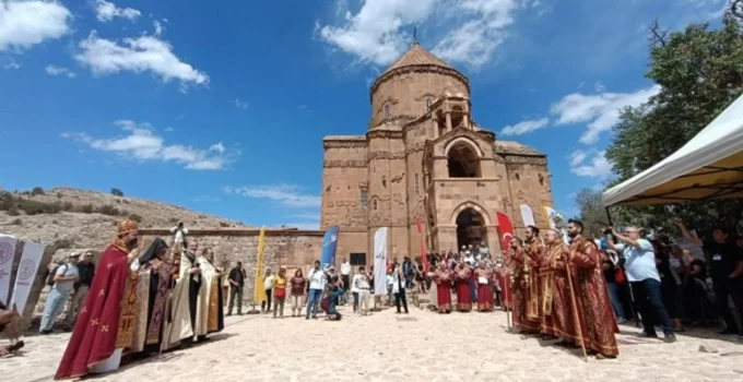 Akdamar Adası’nda 12. Ayin İçin Hazırlıklar Sürüyor