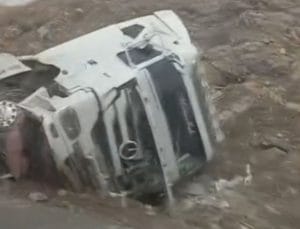 Van Başkale’de Kaza: 2 Tır Kafa Kafaya Çarpıştı!