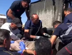 Edremit’te Beton Pompasına Ayağı Sıkışan İşçi Kurtarıldı