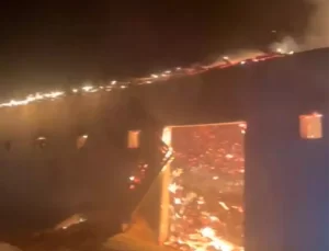 Tuşba’da Samanlık Yangını 6 Saatte Kontrol Altına Alındı