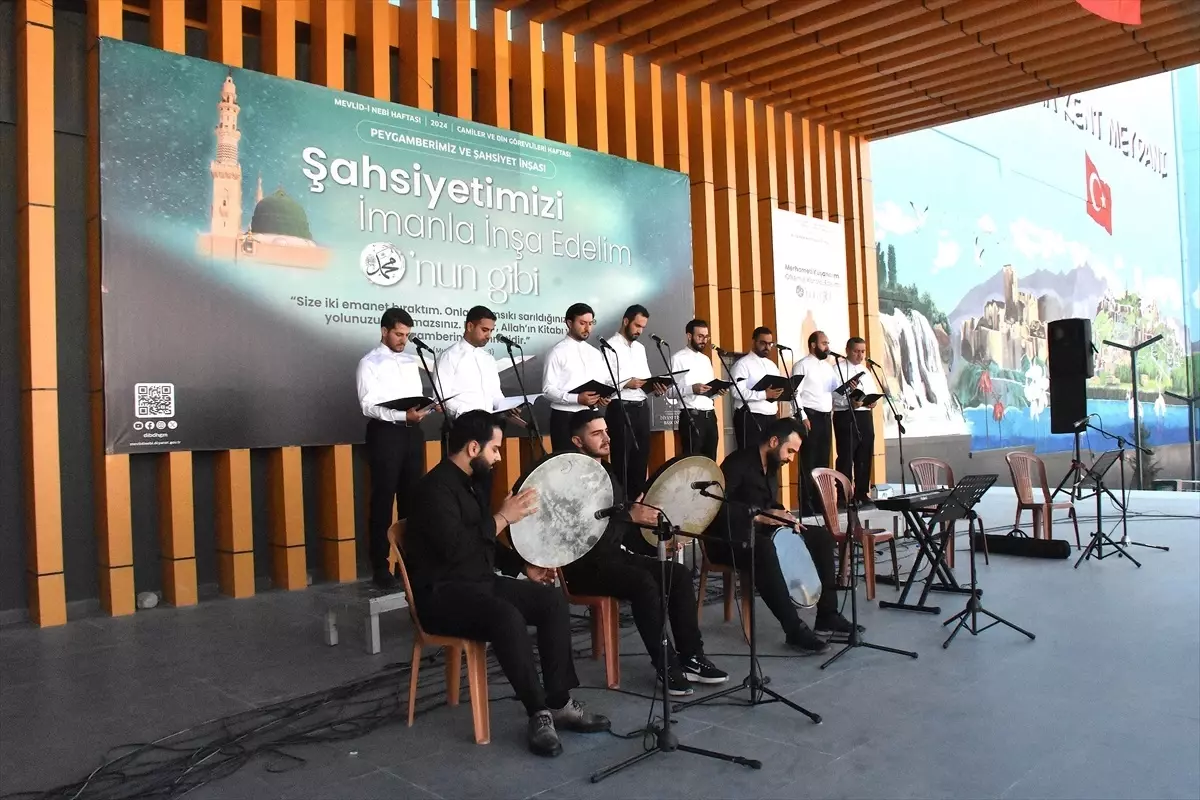 Van’da Mevlid-i Nebi Haftası Programı Düzenlendi