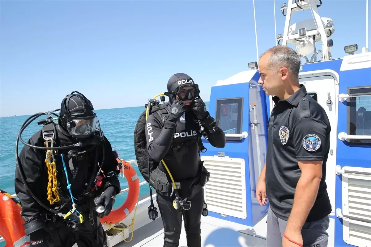 Van’da “Kurbağa Adamlar” Olayları Aydınlatıyor