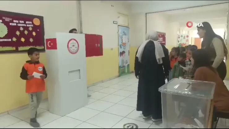 Özalp’te Okul Başkanlığı Seçimi Nefes Kesti!