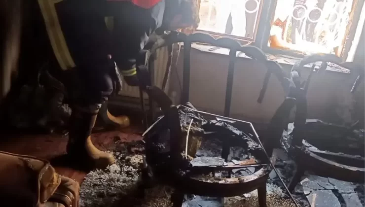 Tuşba’da Yangın Felaketi: Bir Ev Kül Oldu