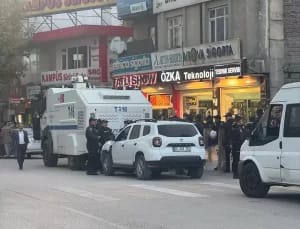 Van’da Taşlı Sopalı Kavga: Polis Müdahale Etti