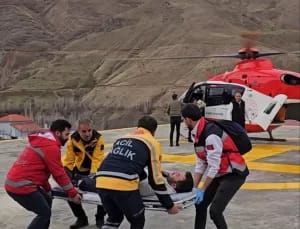 Bahçesaray’da Rahatsızlanan Hasta Ambulans Helikopterle Kurtarıldı