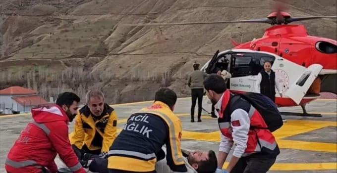 Bahçesaray’da Rahatsızlanan Hasta Ambulans Helikopterle Kurtarıldı