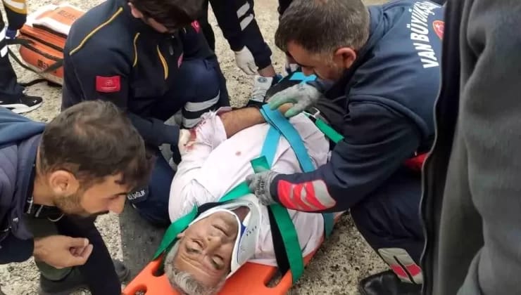 Saray’da Minibüs Kazası: Sürücü Hayatını Kaybetti