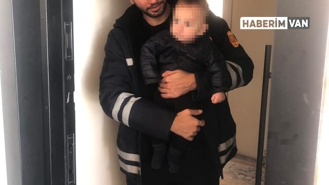 Evde mahsur kalan Ayaz bebek kurtarıldı