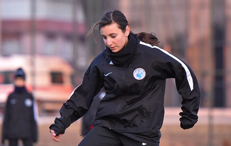Namağlup kadın futbol takımının “Güven” veren forveti