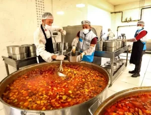 Van’da Ramazan Bereketi! 10 Bin Kişiye Eve Teslim İftar
