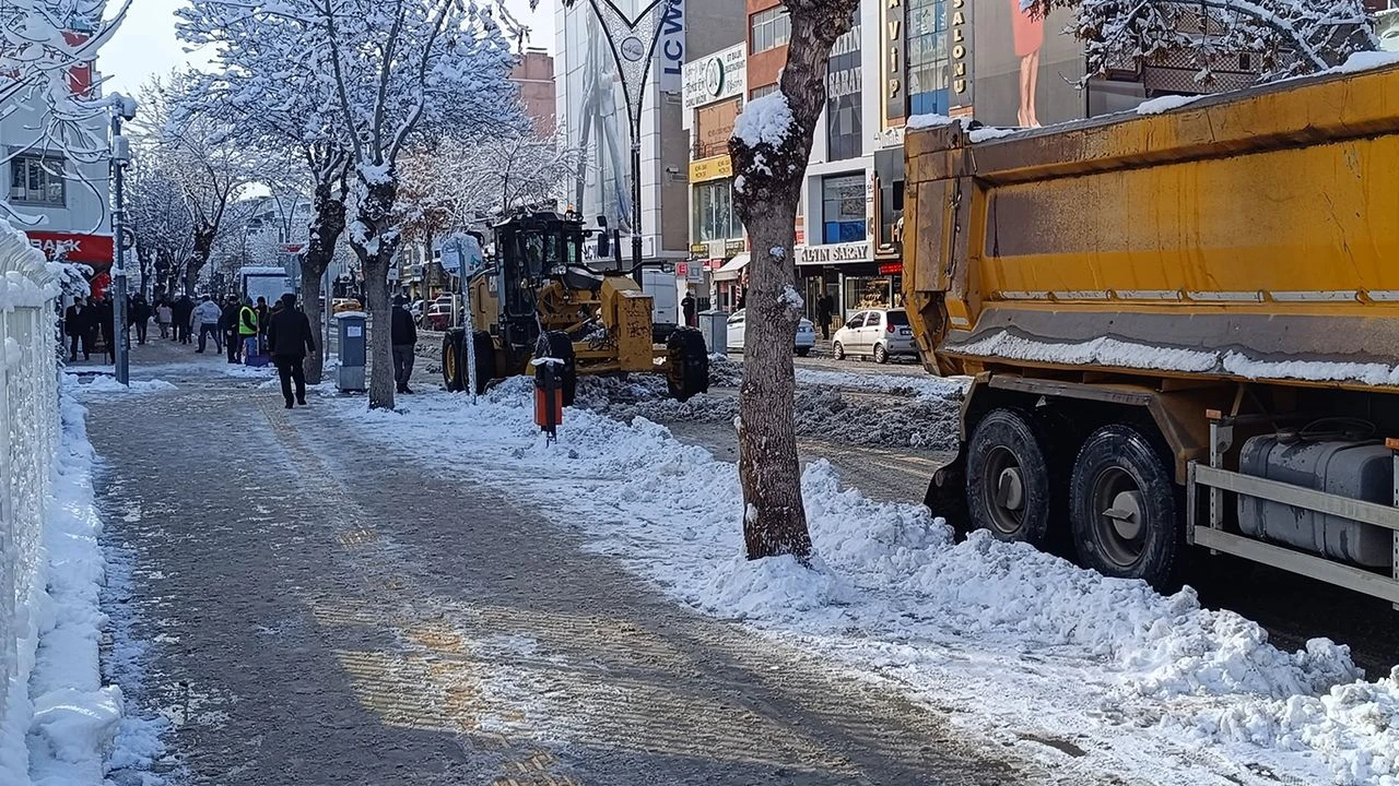 Van Donacak! Kar Yağışı Başlıyor, Sıcaklık -25’e Düşecek