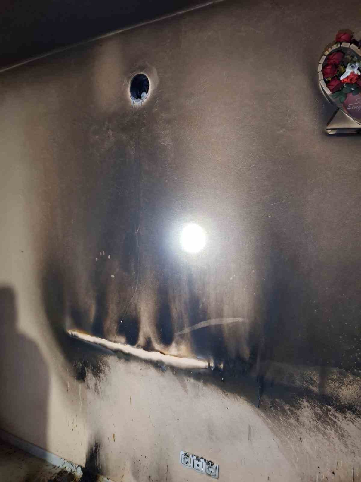 Gevaş’ta Soba Bacasından Çıkan Yangın Kısa Sürede Söndürüldü