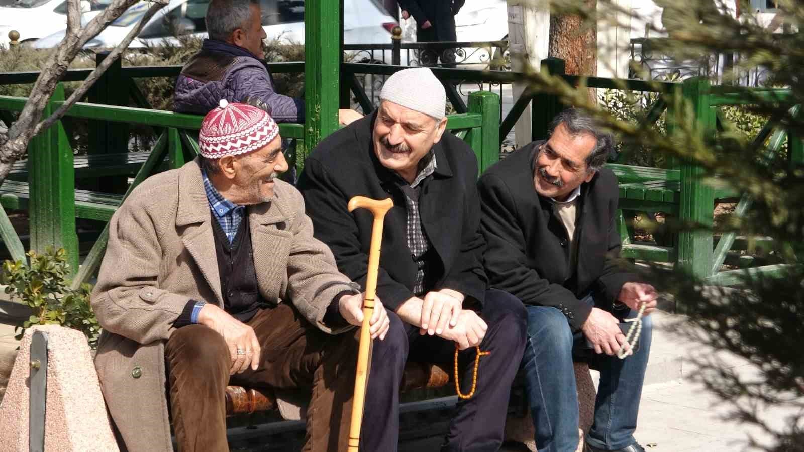 Van’da Soğuk Sonrası Güneşin Keyfi!
