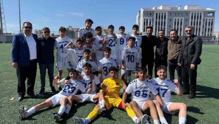 Van Büyükşehir Belediyespor U-18 Takımı İl Şampiyonu Oldu