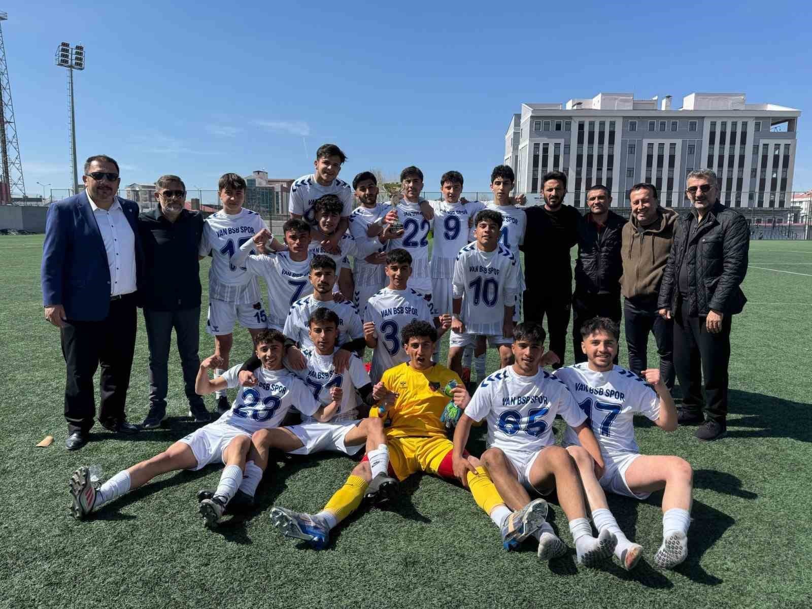 Van Büyükşehir Belediyespor U-18 Takımı İl Şampiyonu Oldu