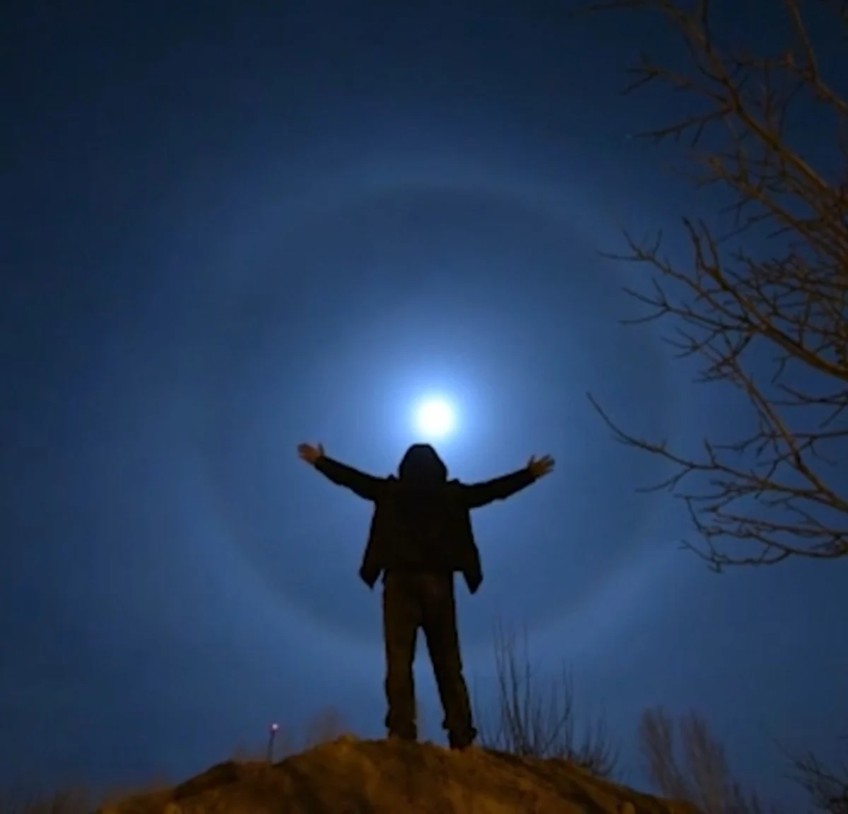 Van’da Geceyi Aydınlatan Doğa Olayı: Ay Halesi!