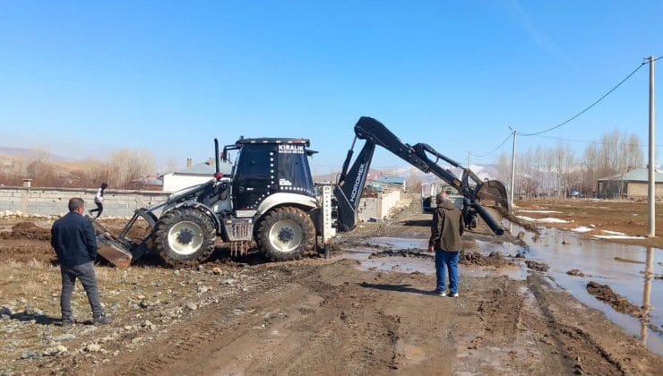 Van’da Yol ve Kaldırımlarda Bakım Çalışmaları Başladı