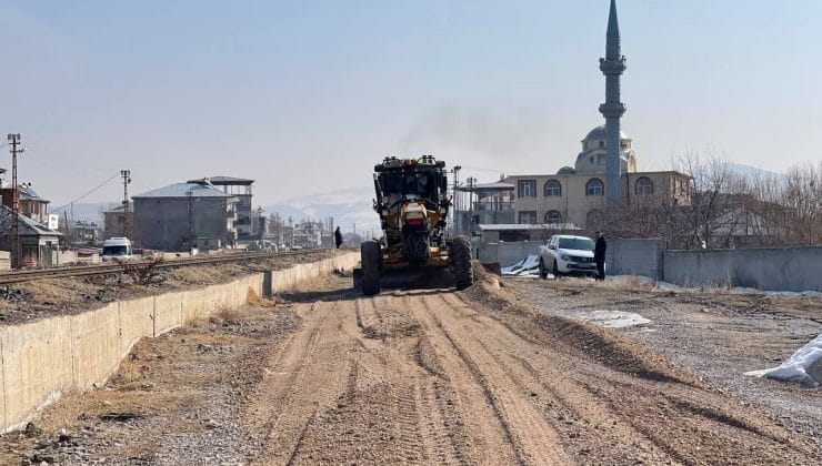 Tuşba’da Stabilize Yol Çalışması Ulaşımı Kolaylaştırdı