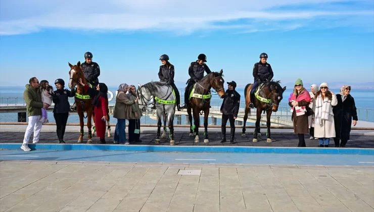 Van’da Emniyetin Göz Bebeği Kadın Süvariler!