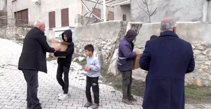 Polis Memurundan 81 İlde Bayram Şekeri Kampanyası