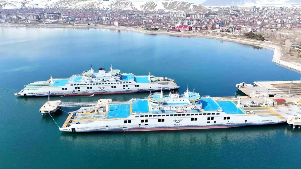 Van Gölü’ndeki İkiz Feribotlar Taşımacılığa Güç Kattı