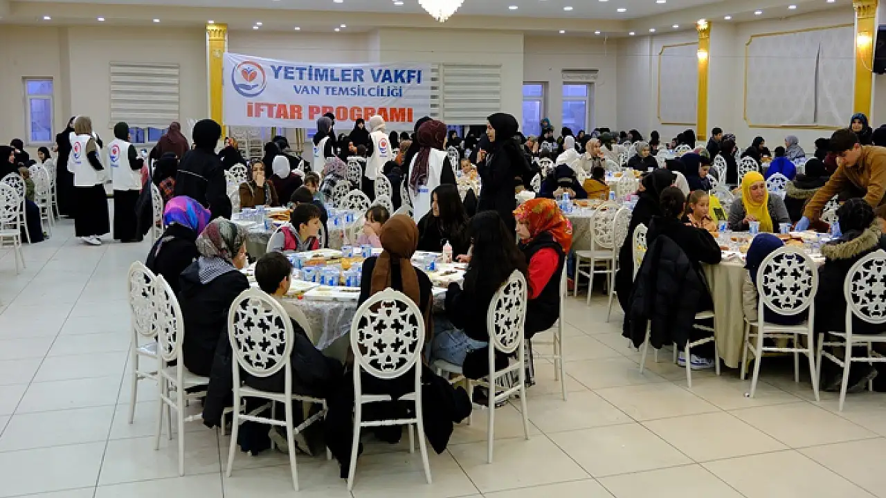 Van’da Dünya Yetimler Günü İçin İftar Programı Düzenlendi