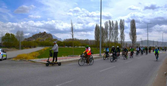 Van’da Bisiklet Turu ile Sağlıklı Yaşam Vurgusu