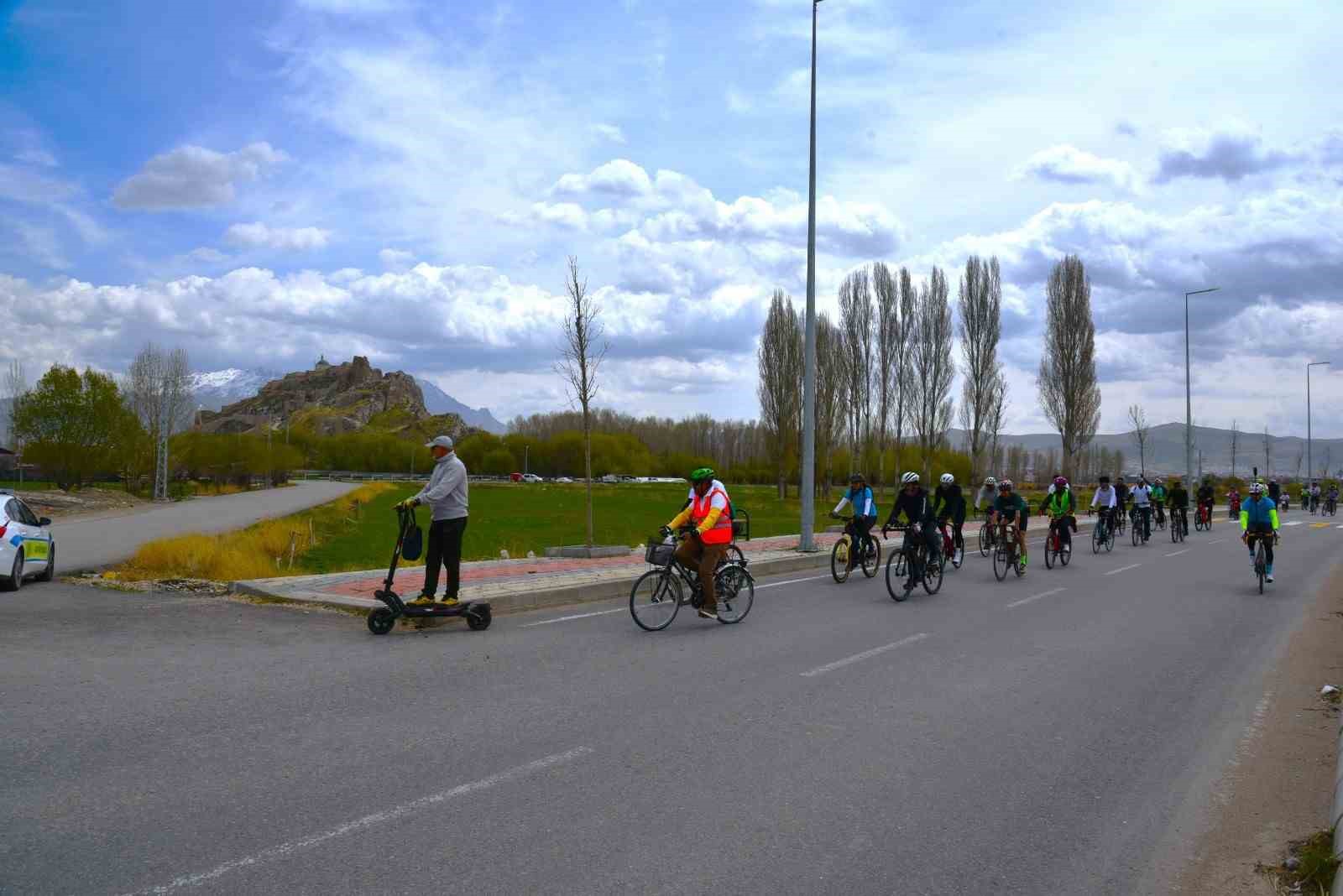 Van’da Bisiklet Turu ile Sağlıklı Yaşam Vurgusu
